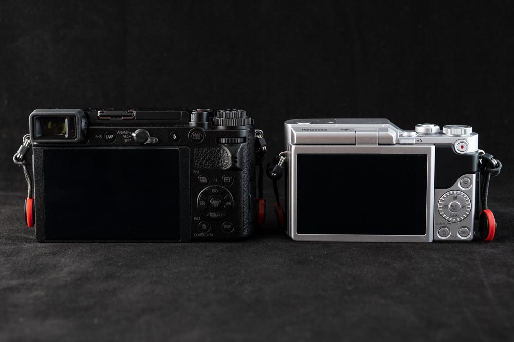 GX7 markIIIと並べて背面から