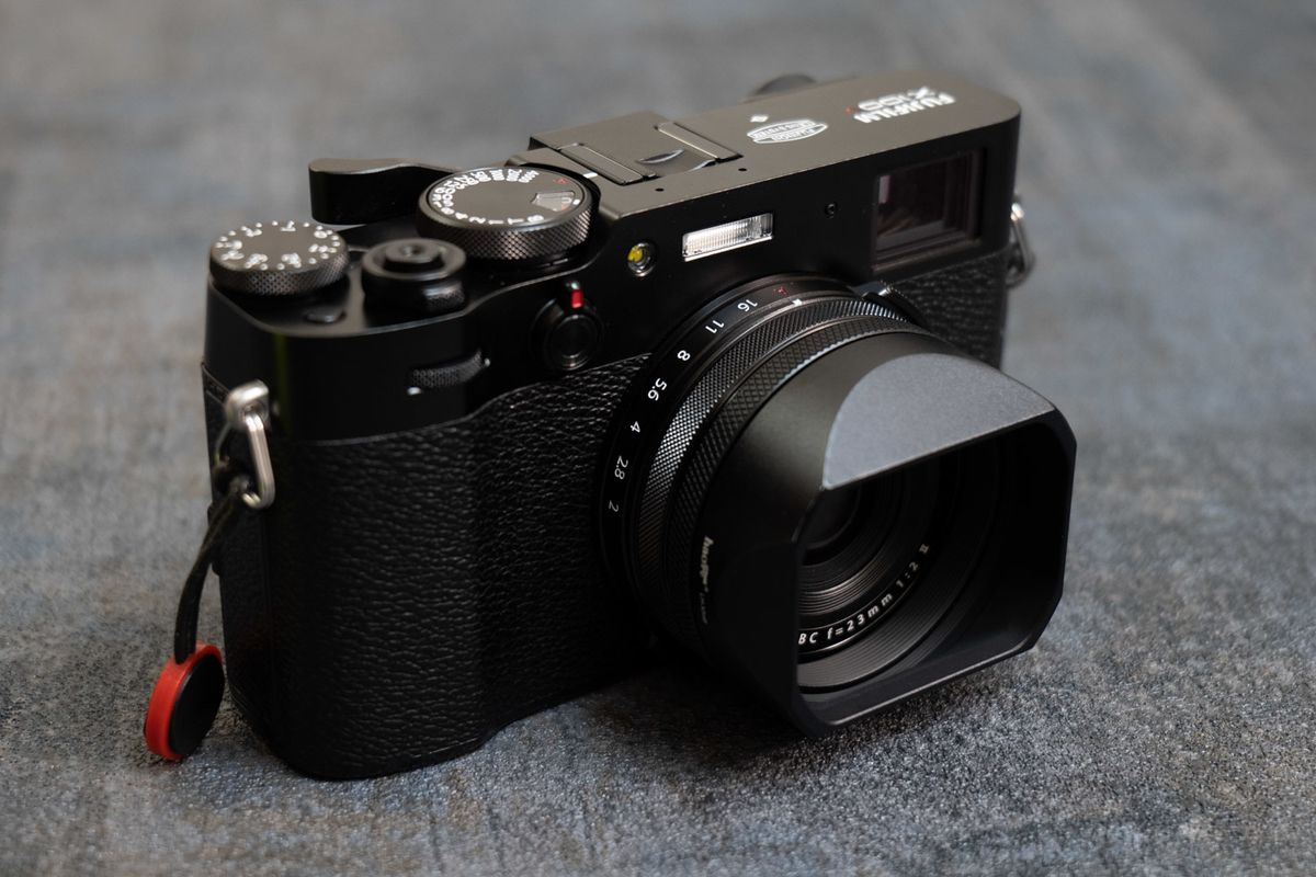 FUJIFILM X100V