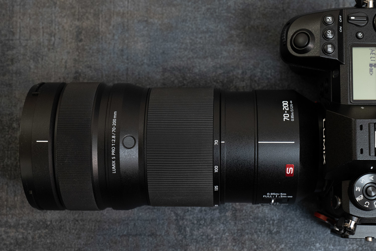 LUMIX S PRO 70-200mm F2.8
