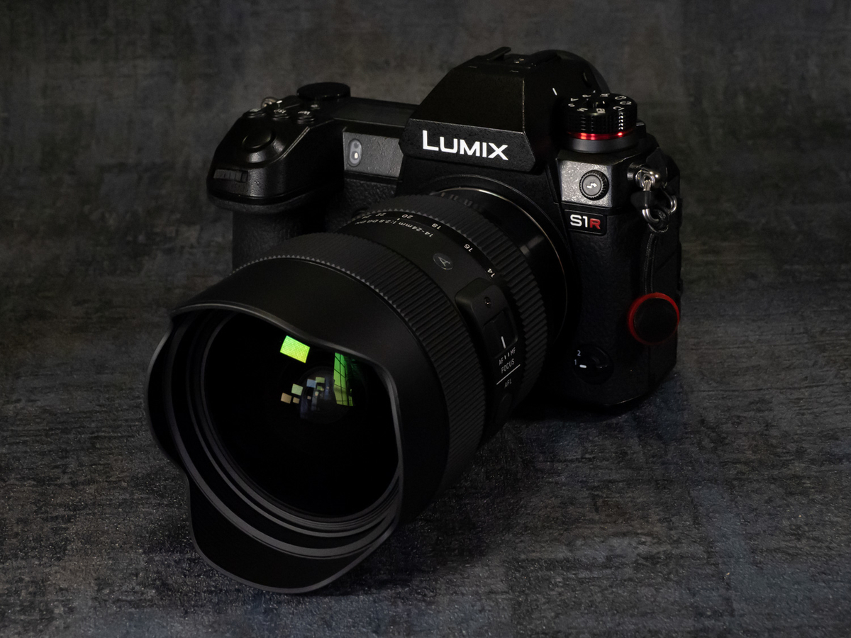 LUMIX S1R