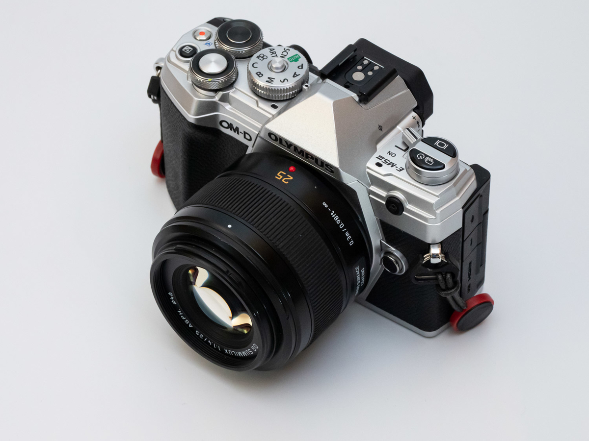 LEICA DG SUMMILUX 25mm/F1.4 ASPH.
