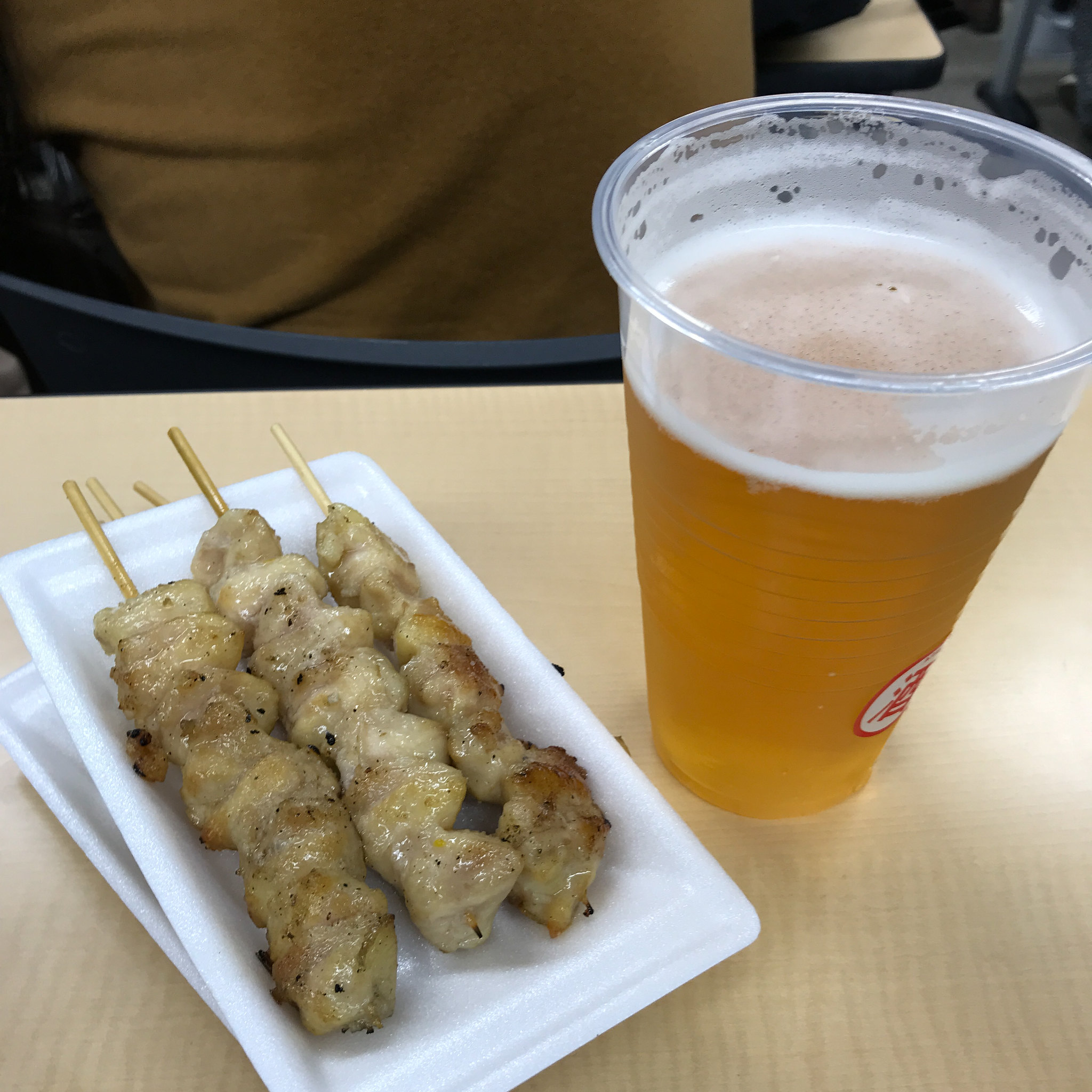 ビールと焼き鳥
