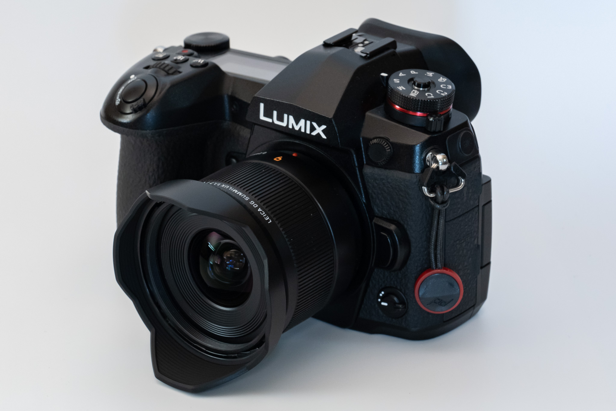 レンズ(単焦点) lumix Leica DG summilux H-X09 9mm F1.7 パナソニック、「LEICA DG SUMMILUX 9mm/F1.7/ASPH.」発売。高