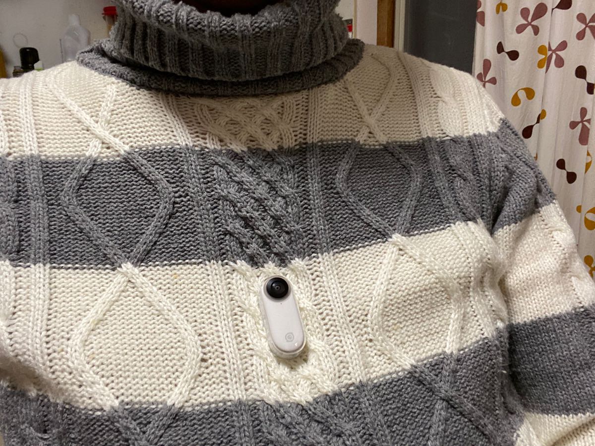 厚手のセーターの上からもくっつく